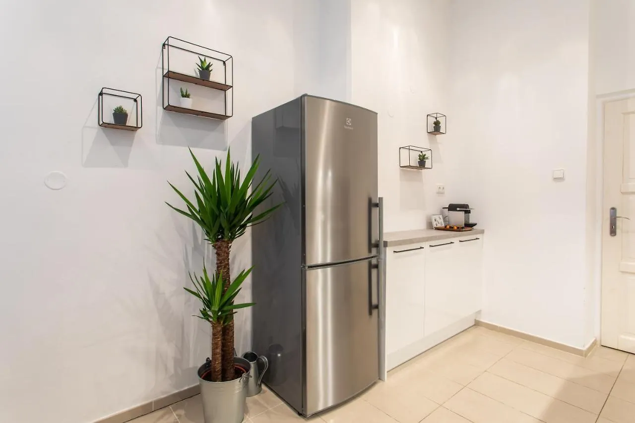 Spacious Apartments Near The River Praga 0*,